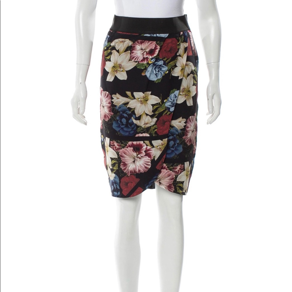 NWT Moka • London • 100% Silk • Floral • Size 8